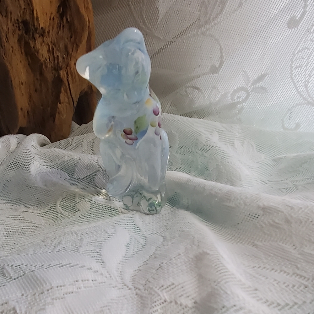 Cute vintage Fenton handpainted frosted glass cat